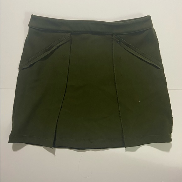 Fitted olive green skirt size 12 - Picture 4 of 4